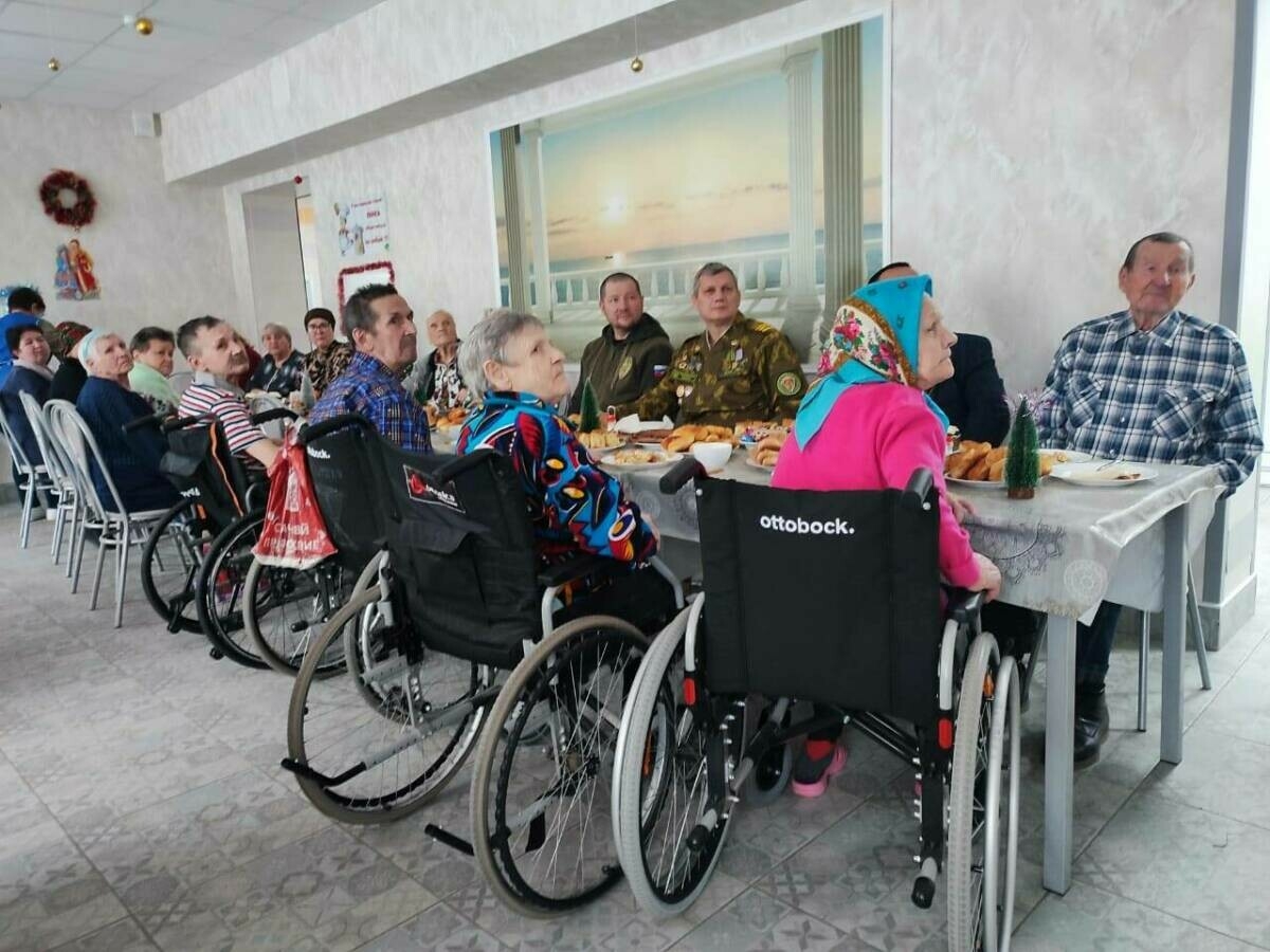 Чик сакчылары һәм волонтерлар Лениногорскида интернат-йортта булды