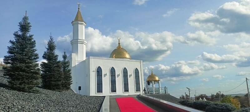 «Бердәмлек» газетасы: Исаклы авылы өстендә моңлы азан тавышы яңгырый