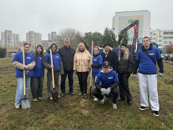 Чаллыда Россия Герое исемендәге скверга беренче агачлар утырттылар