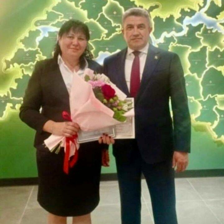 Әлки районының Алпар урта мәктәбе укытучысы республика бәйгесендә җиңүче булды