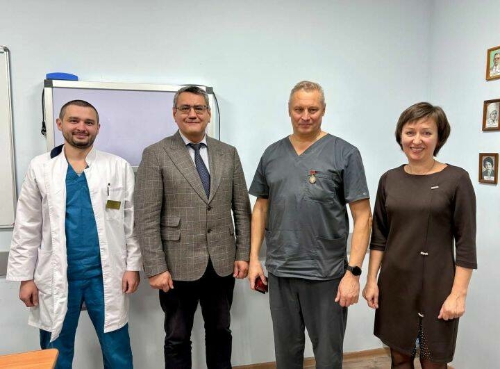 Яшел Үзән район үзәк хастаханәсе табибына мактаулы исем бирелде