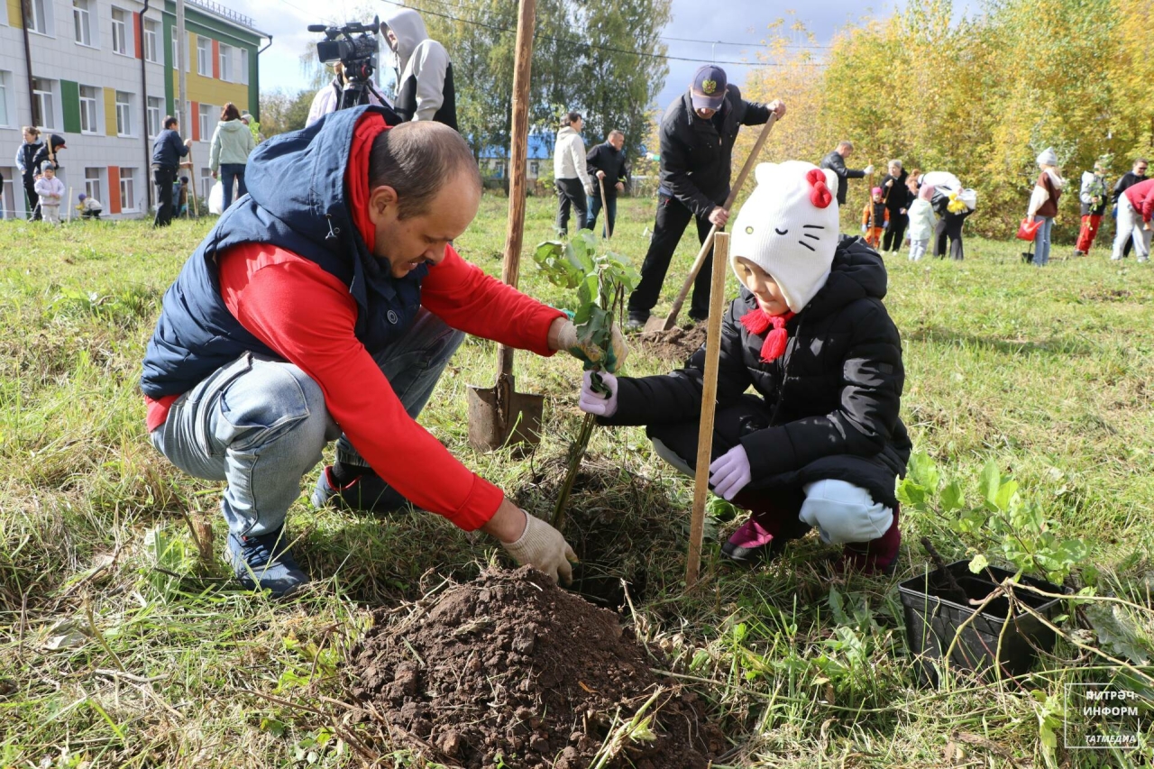 Питрәчнең беренче мәктәбе янында «Алма бакчасы» барлыкка килде