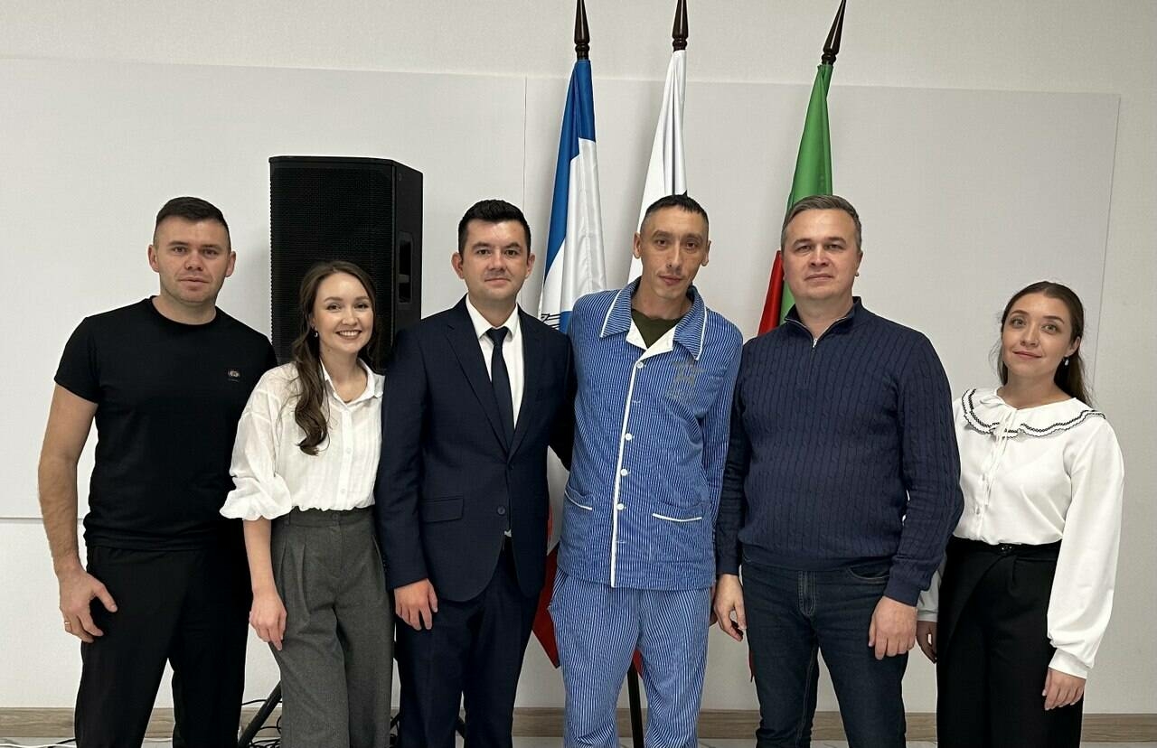 Әтнә театры Хәрби госпитальдә чыгыш ясаган