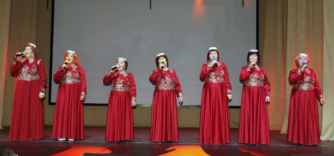 Ульяновск өлкәсендәге «Ак чәчәкләр» ансамбле биш еллык юбилеен билгеләп үтте