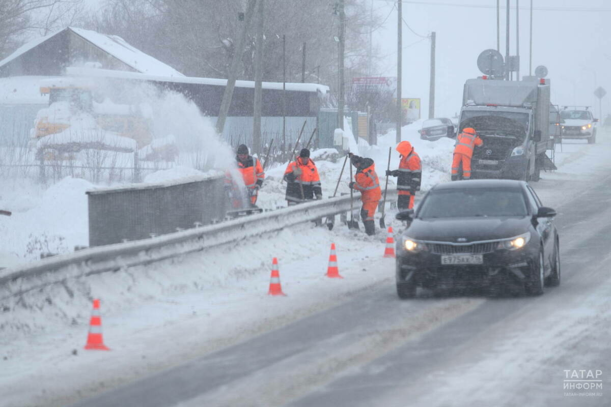 Казанда кышын юлларны чистарту өчен 155 машина йөртүче һәм 60 эшче җитми