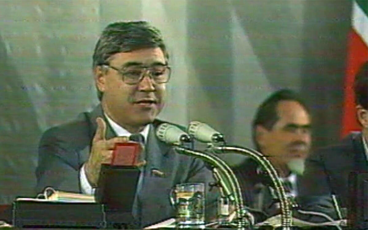 Мөхәммәтшин Татарстан Конституциясен кабул итү көнендә төшерелгән архив видеосын күрсәтте