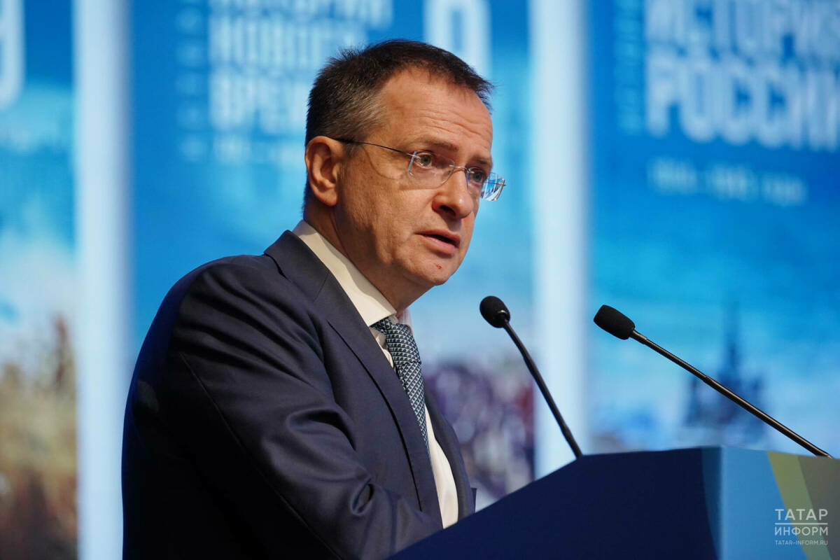 Мединский тарих мәктәп дәреслекләренең яңартылган версиясен әзерләү турында сөйләде