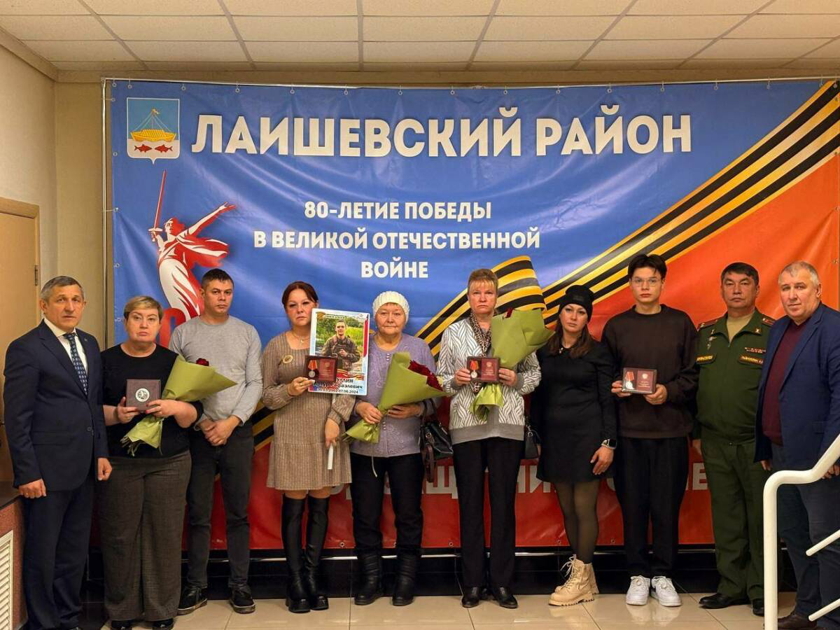 Лаеш районында махсус операция геройлары гаиләләренә дәүләт бүләкләре тапшырдылар