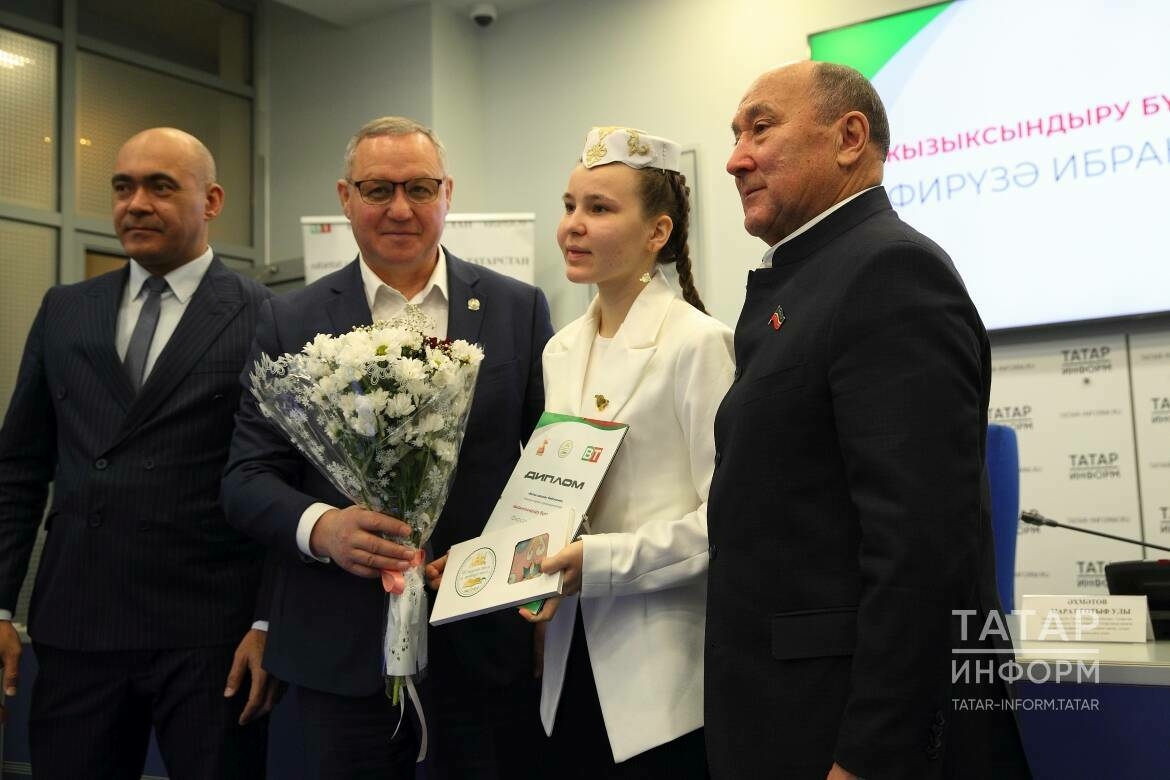 Фирүзә Ибраһимова: Бабамны шундый дәрәҗәгә күтәрүемә бик шатмын