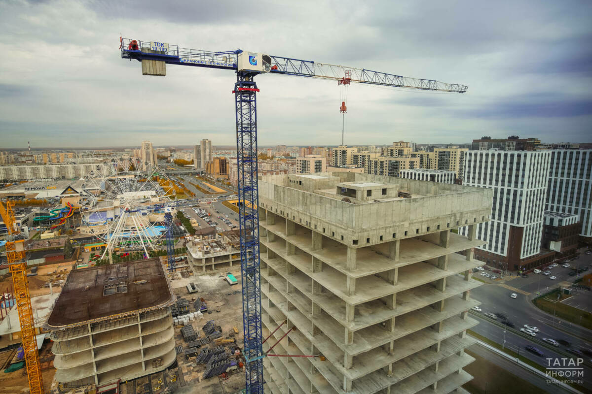 Айзатуллин: Татарстан РФ төбәкләре арасында торак тапшыру буенча беренче бишлеккә керде