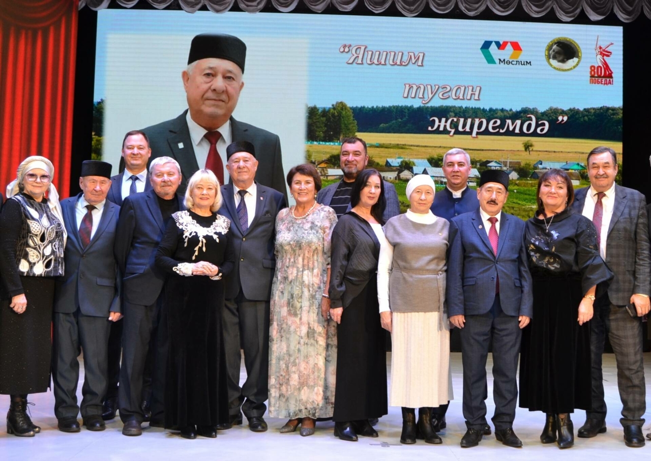 Мөҗәһит Әхмәтҗановка «Әдәбияттагы казанышлары өчен» мактау билгесе тапшырылды