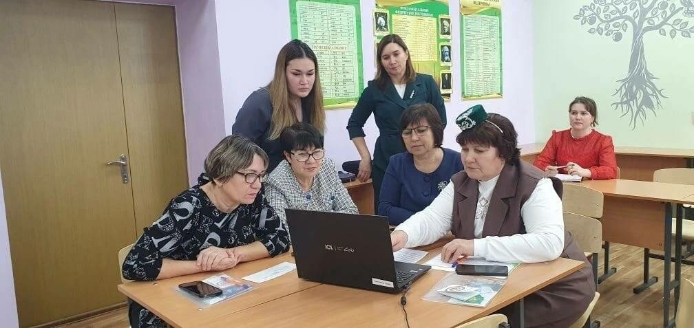 Минзәләдәдә татар теле һәм әдәбияты укытучылары өчен республика семинары узды