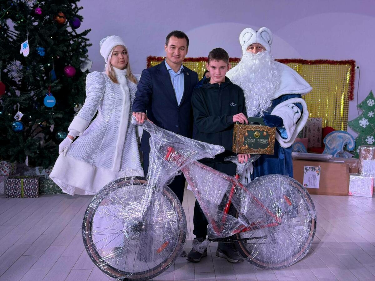 Татарстан Лисичанск һәм Рубежное балаларының Яңа ел хыялларын тормышка ашырды