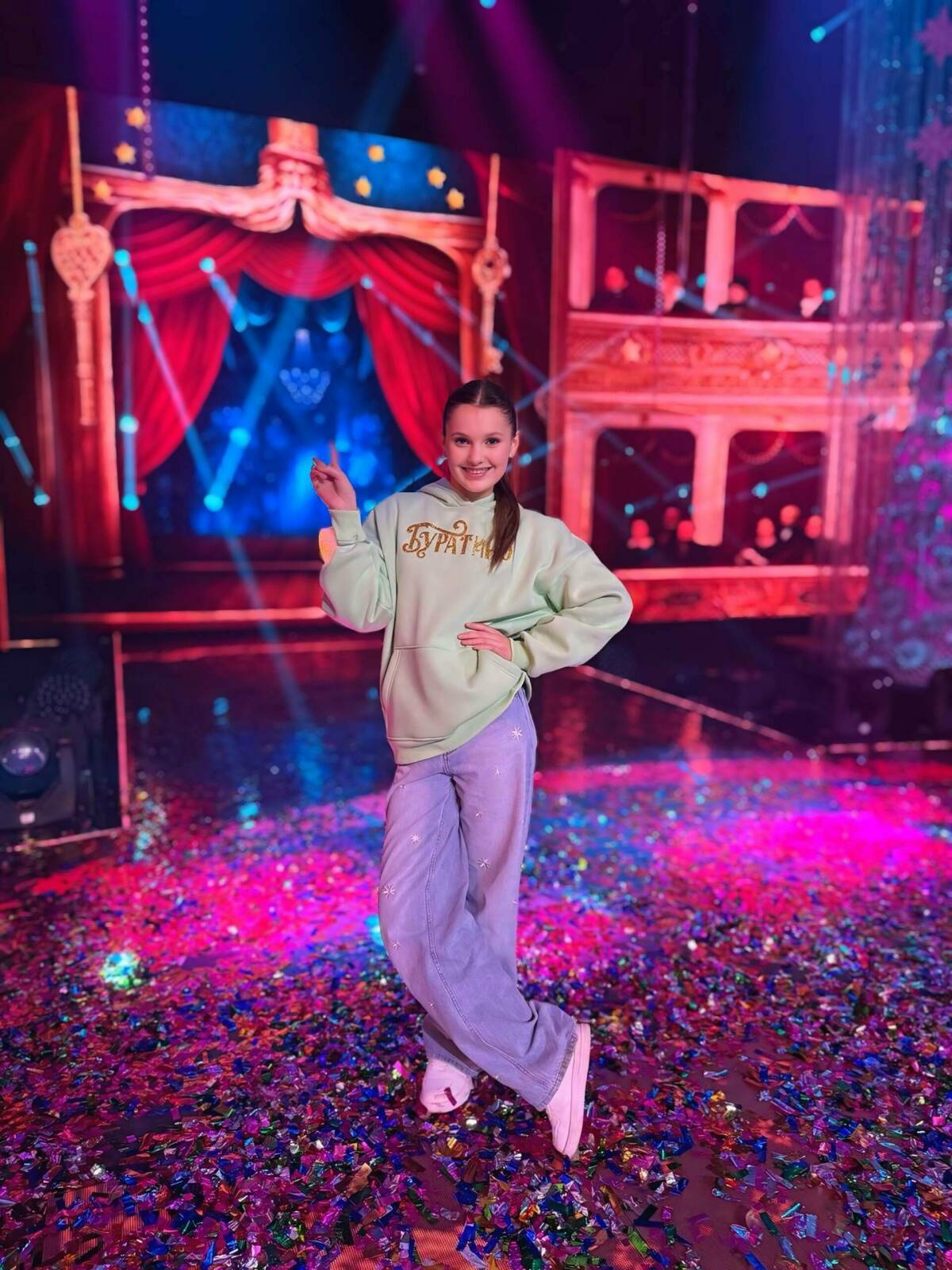 «Голос. Дети» финалисты булган Түбән Кама кызы Арина Кияшко «Голубой огонёк»та катнаша