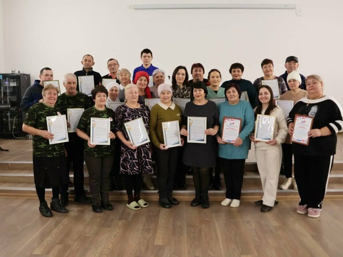 Актаныш районы башлыгы махсус хәрби операция волонтерларын котлады