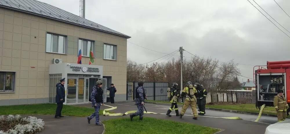 Арча районы җәмәгать суды бинасында янгын сүндерү буенча өйрәнүләр узды