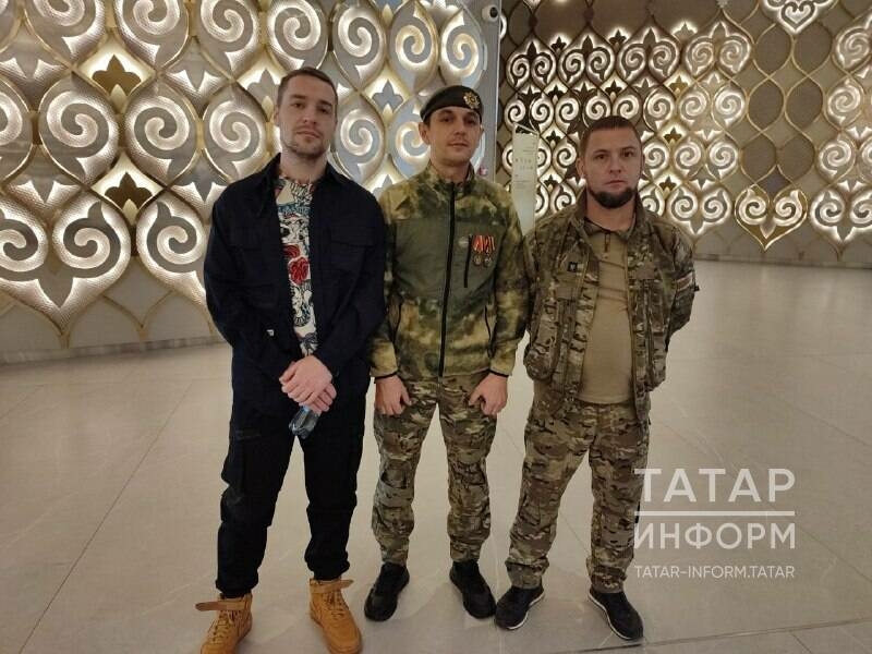 Ватан Геройлары көне уңаеннан тантанага ветераннарны һәм хәрбиләрне җыйдылар