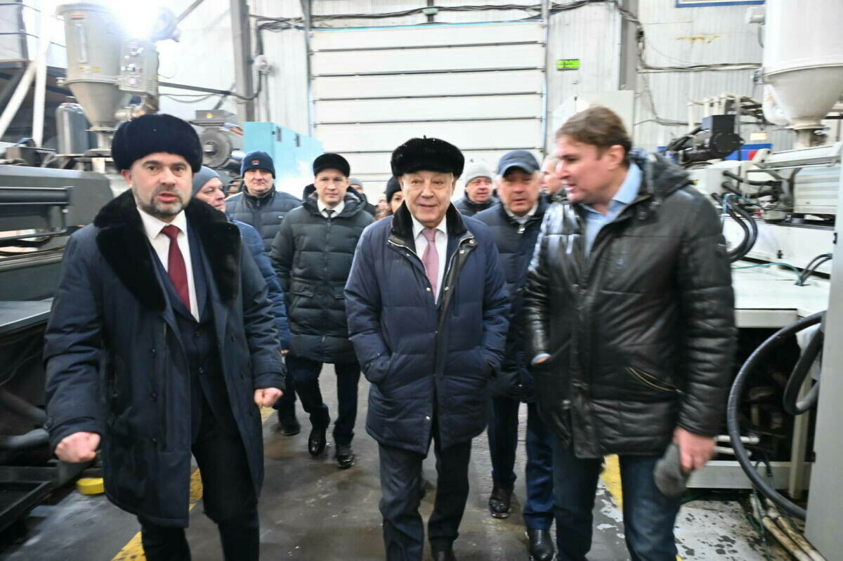Фәрит Мөхәммәтшин Теләчедә «Бердәм Россия» көне кысаларында сәнәгать паркын карады
