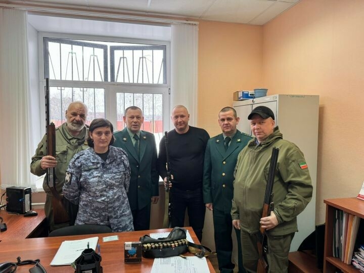 Әлки ир-атлары ау мылтыкларын махсус хәрби операциядәге егетләргә җибәрде