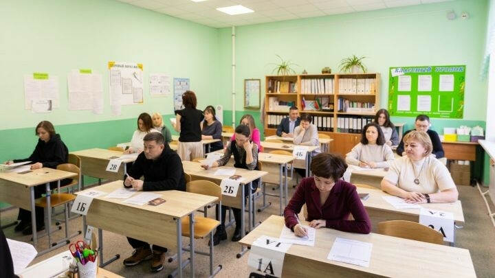 Әлмәттә әти-әниләр БДИ тапшырып, үз белемнәрен практикада тикшерде