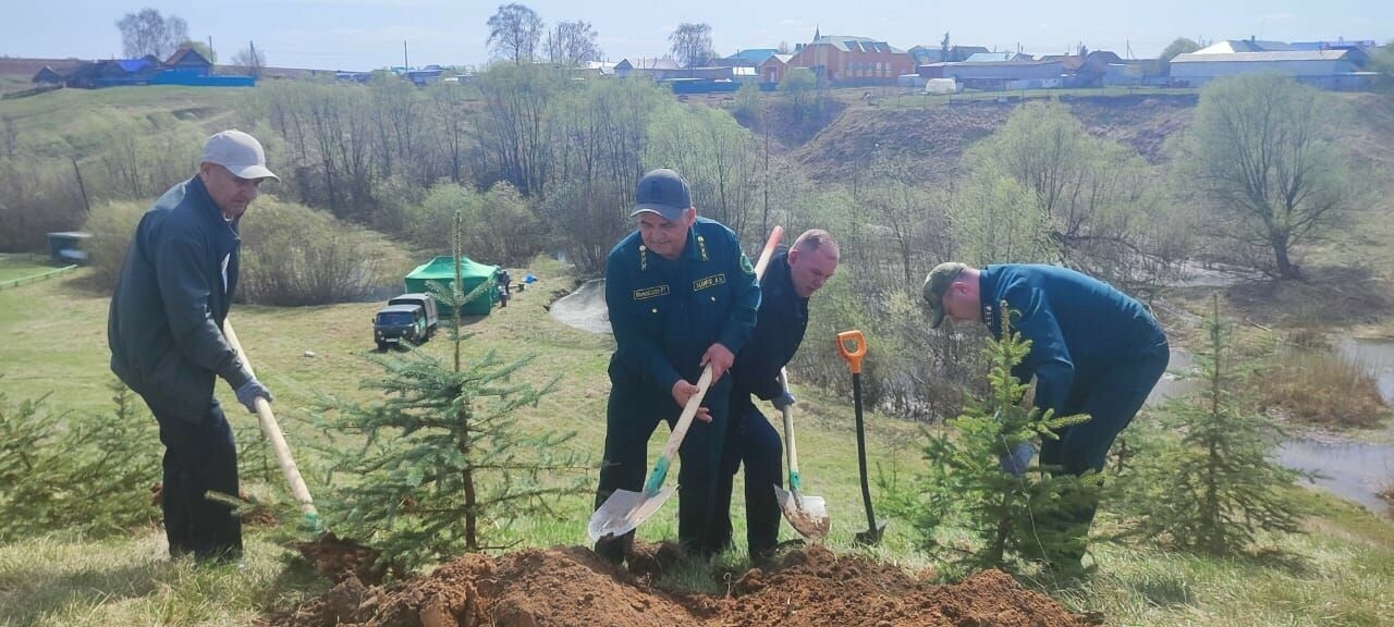 Теләче районы Айдар авылы җирлеге «Хәтер бакчасы» акциясенә кушылды
