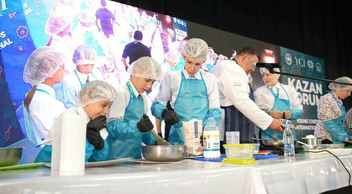 Татарстанда яшәүче ятим балалар «KazanForum»да кулинар мастер-класста катнашты