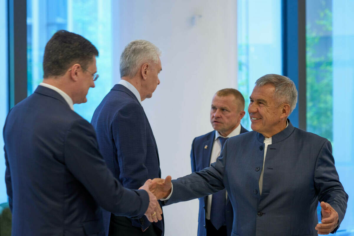 Миңнеханов Бизнесны үстерү буенча хөкүмәт комиссиясе утырышында катнашты