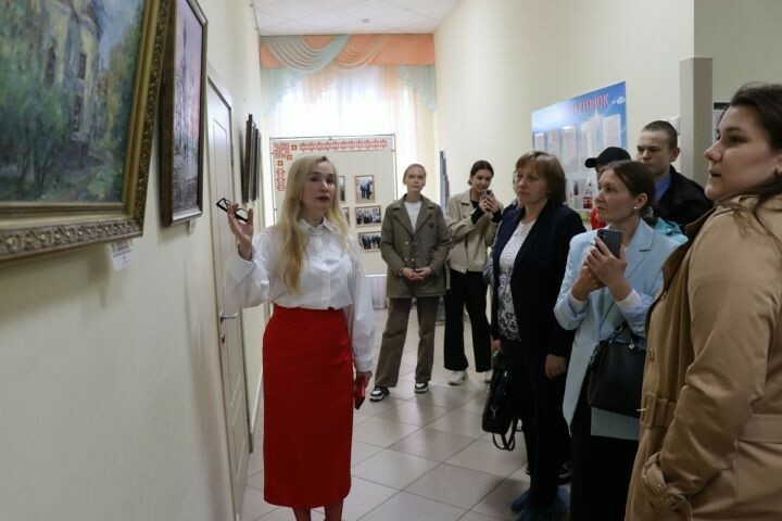Чүпрәледә «Һәркемгә үз җире ягымлы» дип исемләнгән шәхси күргәзмә эшли башлады