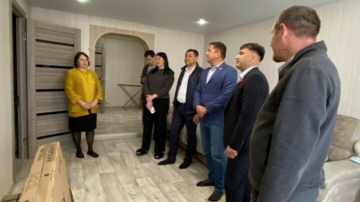 Кукмарада йортларында янгын чыккан хәрби гаиләсенә ярдәм иткәннәр