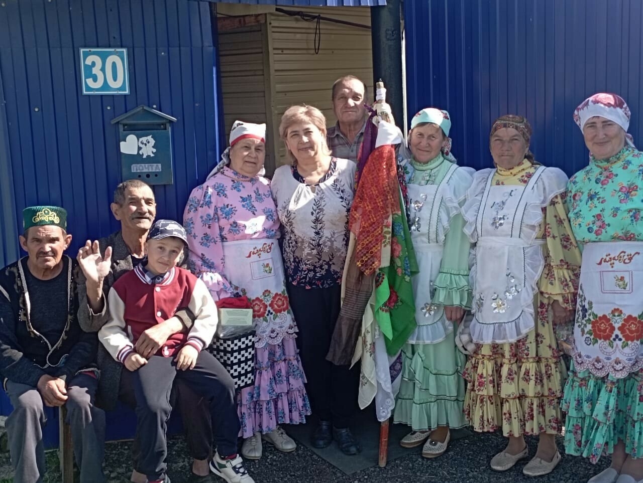 Лениногорск районы Сугышлы авылында Сабантуйга сөлге һәм бүләкләр җыйдылар