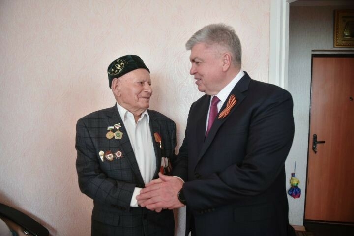 Чаллыда 98 яшьлек ветеранны Җиңүнең 80 еллыгы белән котладылар