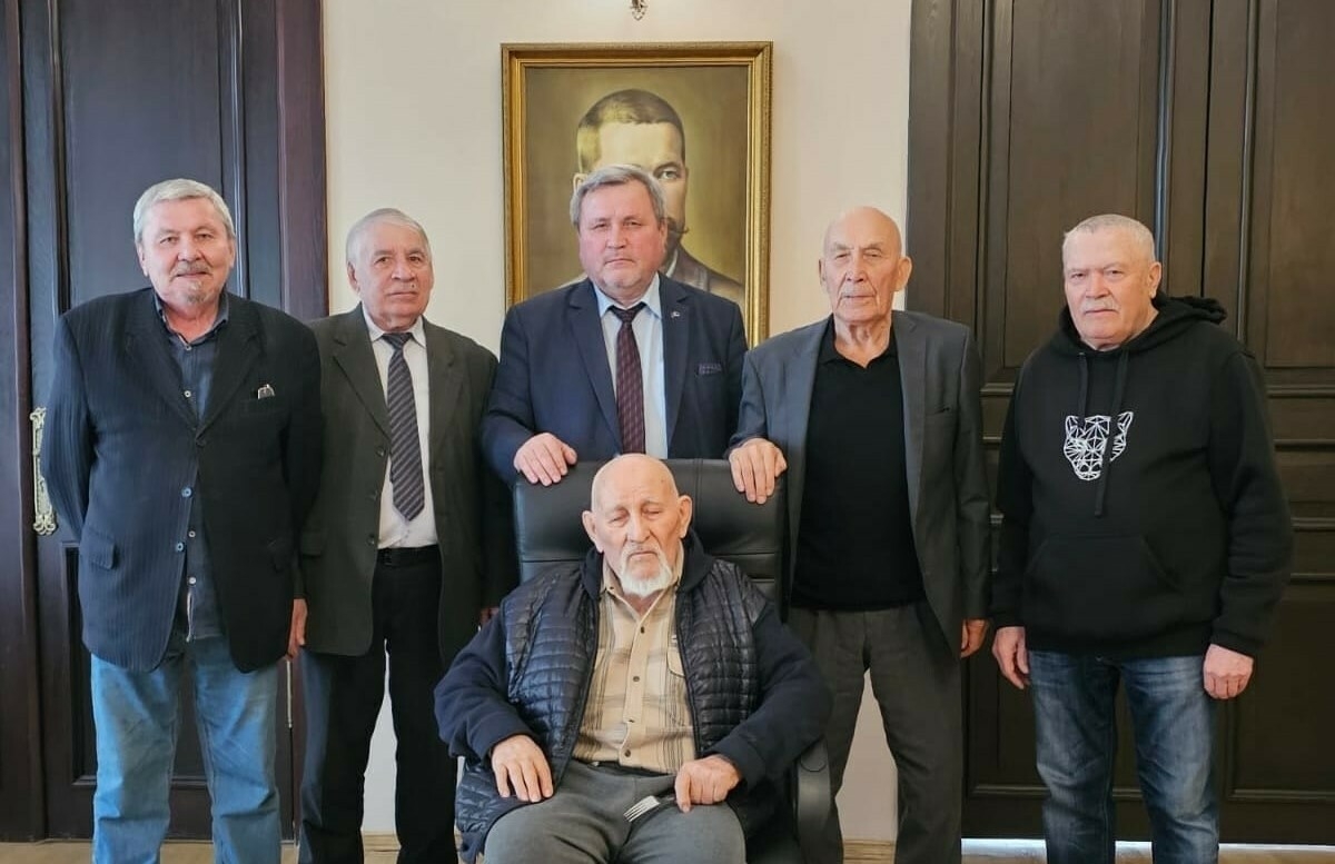 Язучылар берлегендә күренекле әдип Вакыйф Нуруллин белән очрашу узган