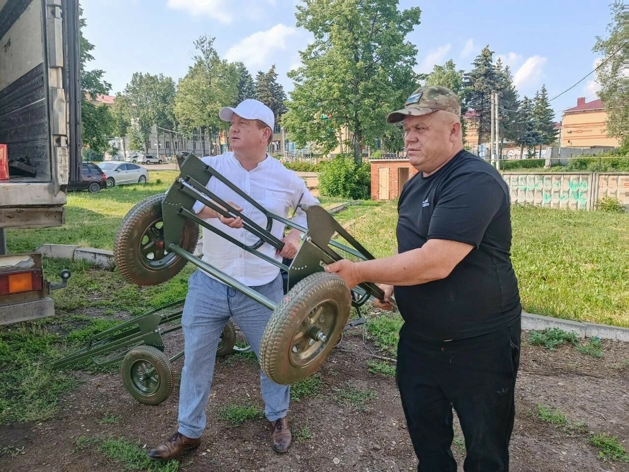 Мамадыш районы башлыгы Вадим Никитин махсус хәрби операция зонасына ярдәм илтәргә китте