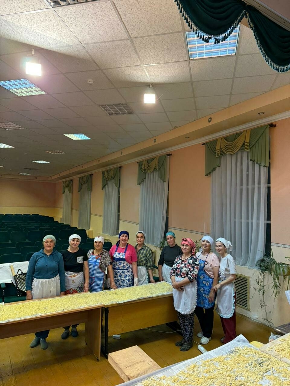 Актаныш районы Пучы авылында «Сәйлән» вокаль ансамбле хәрбиләргә токмач кискән