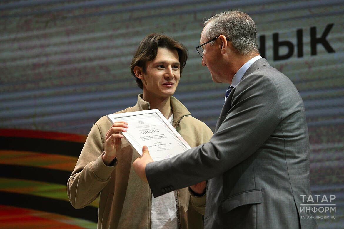 Ихтыяр Кыямов: Әдәбиятыбызның көнүзәк темаларга мөрәҗәгать итүе – бик уңай күренеш