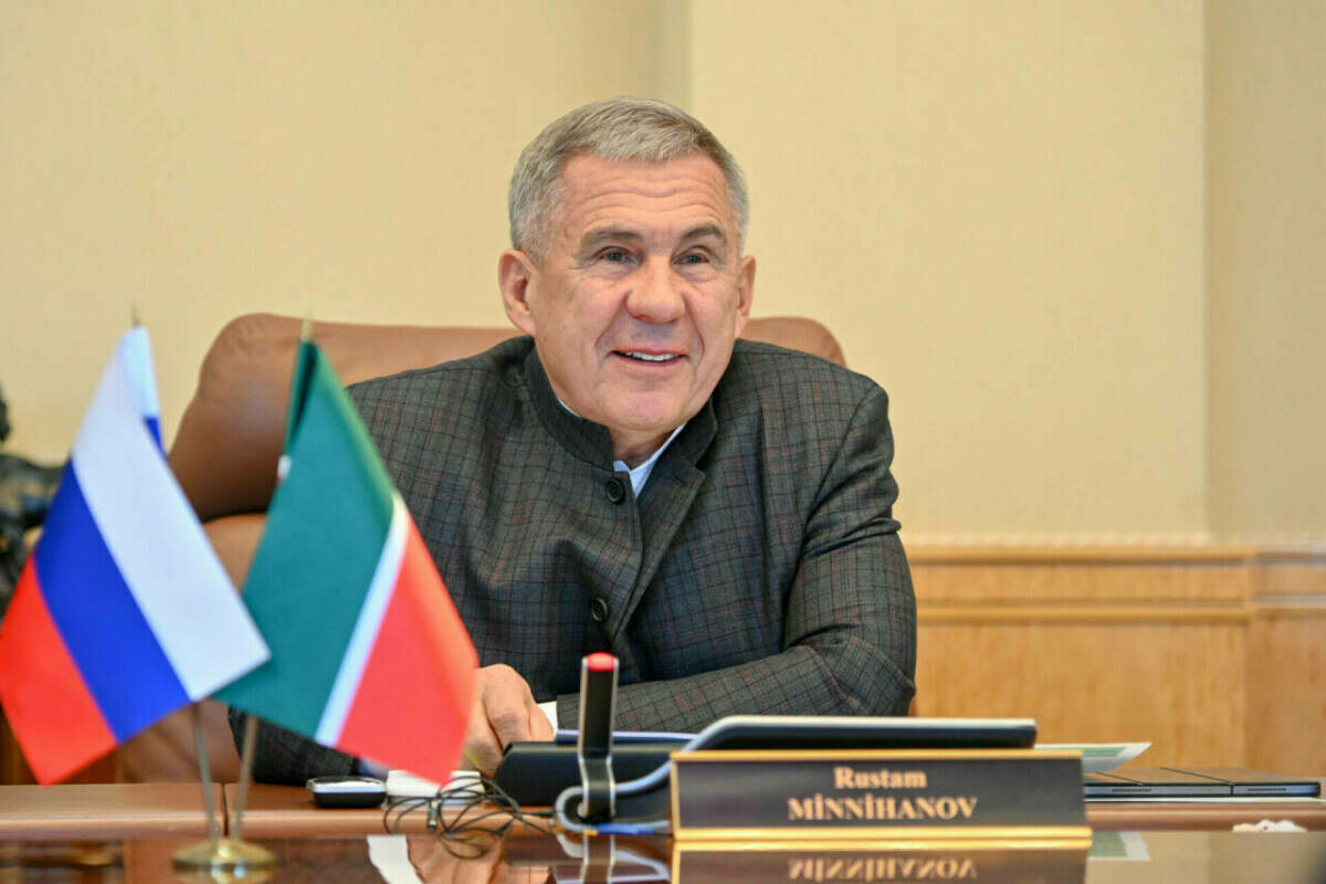 Миңнеханов Татарстан яшьләренә: Сезнең энергия, талантлар һәм идеяләр илне алга этәрә