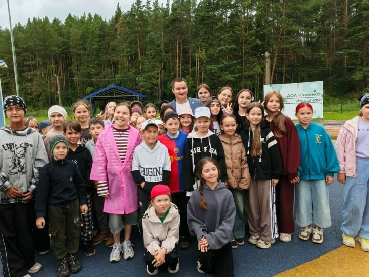 Кукмараның «Нараткай» лагерына республиканың яшьләр эшләре министры килде