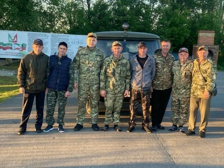 Махсус операциядә һәлак булган аксубайлыларның әти-әниләре хәрбиләргә ярдәм итә