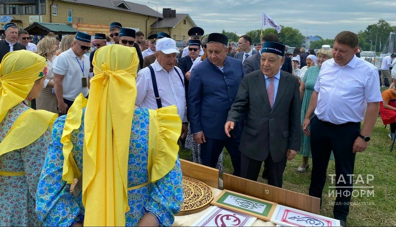 Биектау Сабан туенда Фәрит Мөхәммәтшин бәйрәмнең әһәмиятен билгеләде