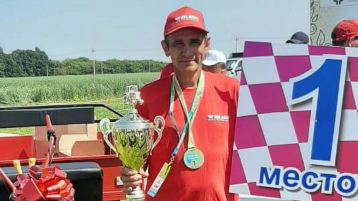 Зәй тракторчысы республиканың иң алдынгы механизаторы булды