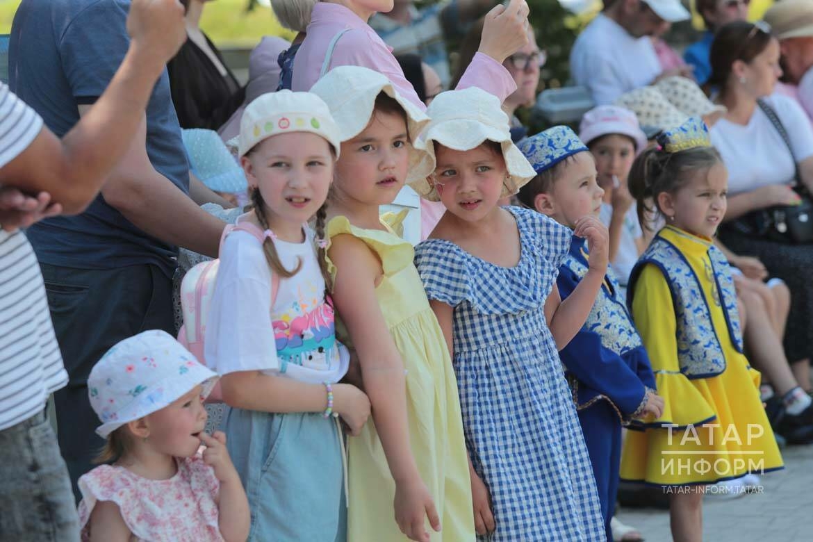 Айдар Сәлимгәрәев Сабантуйлы балачак бәйрәмендә:«Сабантуй» журналы милли тәрбия алып бара