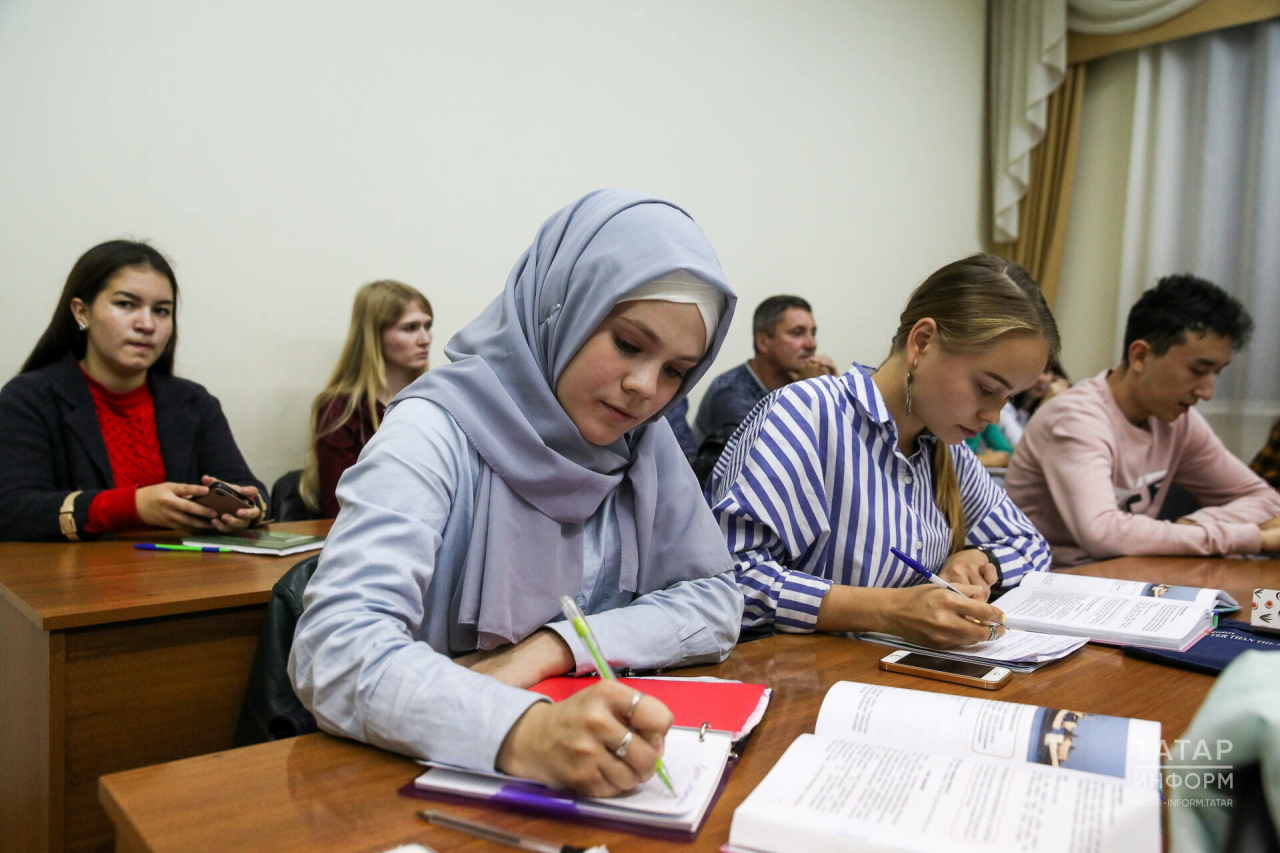 Казан мэриясенең чираттагы татар теле курсларына ике яңа төркем җыялар