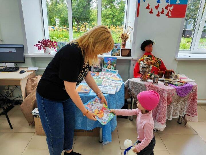 Бөгелмә китапханәсендә вакытлы матбугат көне оештырылды