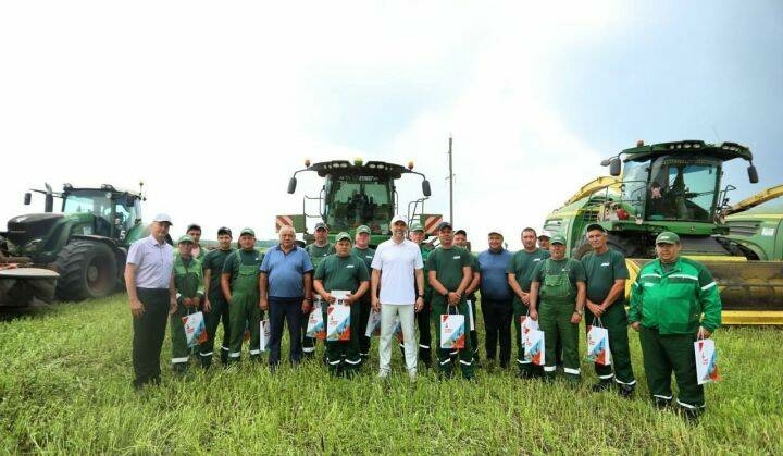 Бөгелмә районында авыл хуҗалыгы алдынгыларын бүләкләделәр