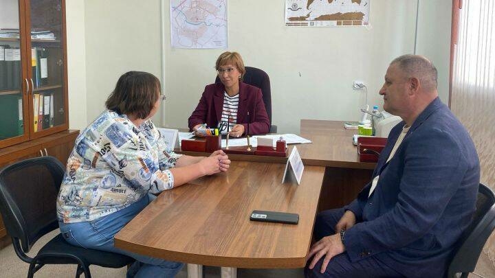 Татарстанның хезмәт министры Чирмешәндә картлар йортында булды