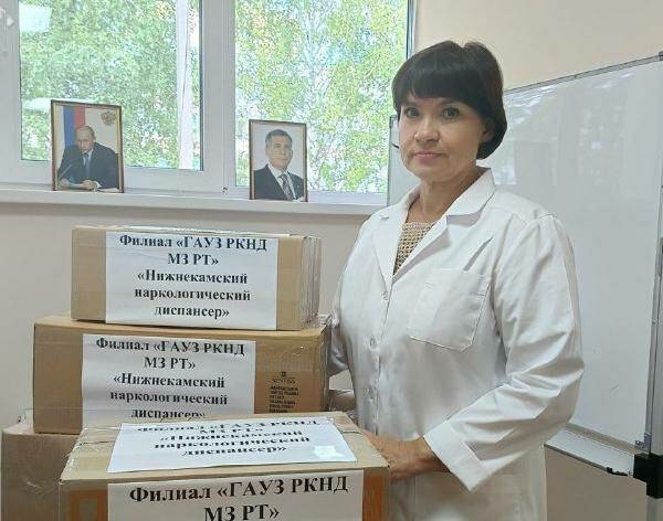 Түбән Кама табиблары махсус хәрби операциядә катнашучыларга гуманитар ярдәм тапшырды