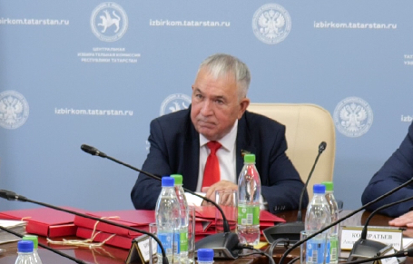 Хафиз Миргалимов Татарстан Рәисен сайлауда катнашу өчен документлар тәкъдим итте