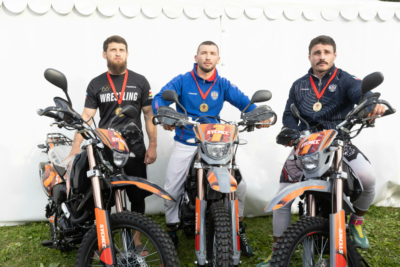 Мәскәү Сабан туе көрәш батырлары үз бүләкләрен хәрби операциядә катнашучыларга җибәрде