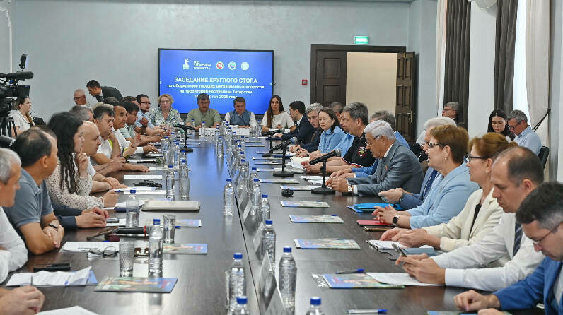 Фәрит Мөхәммәтшин мигрантлар белән эшне көчәйтергә һәм милләтара ышанычны сакларга өндәде