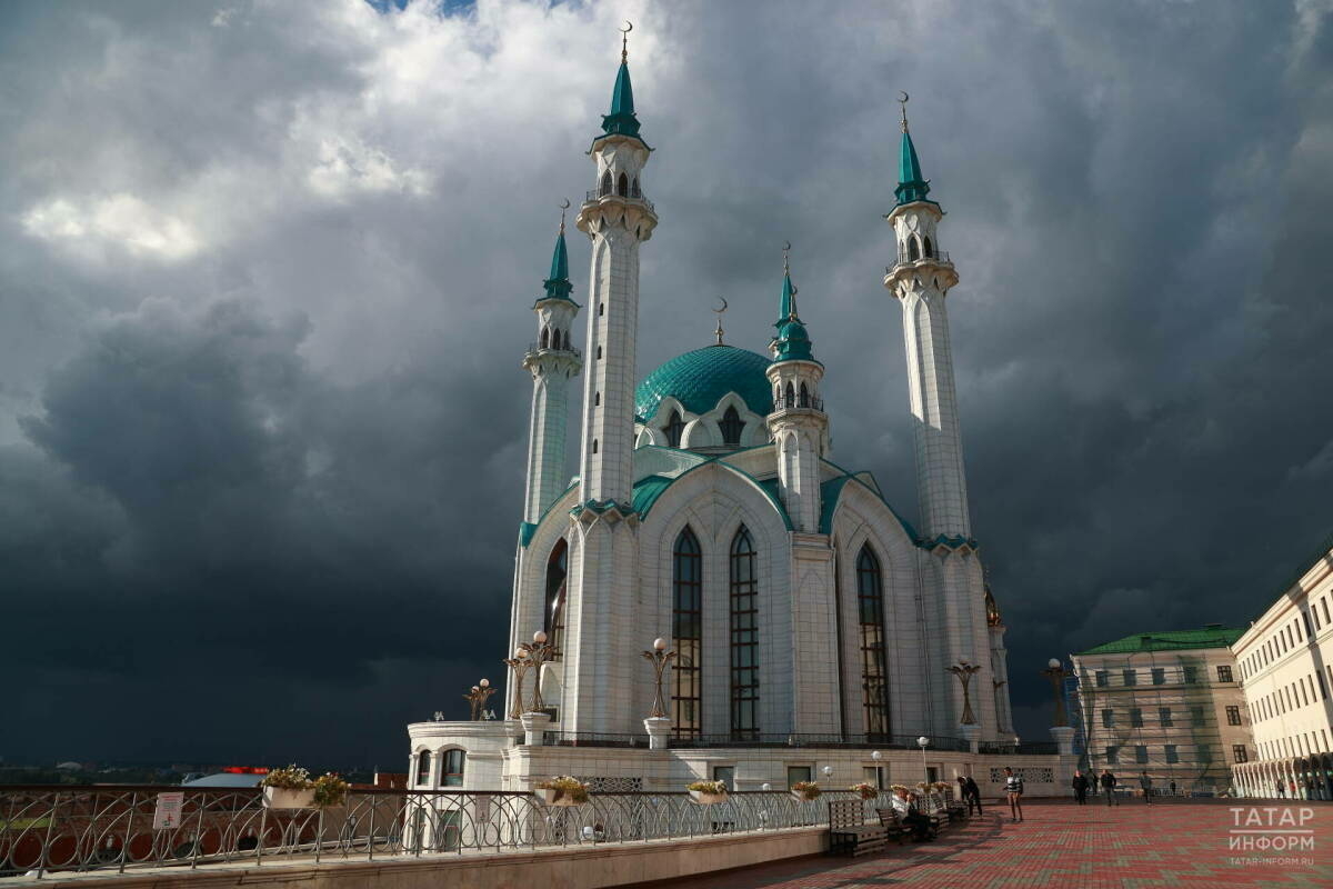 Татарстан синоптиклары янә көчле яңгыр, яшен һәм боз явуы турында кисәтә